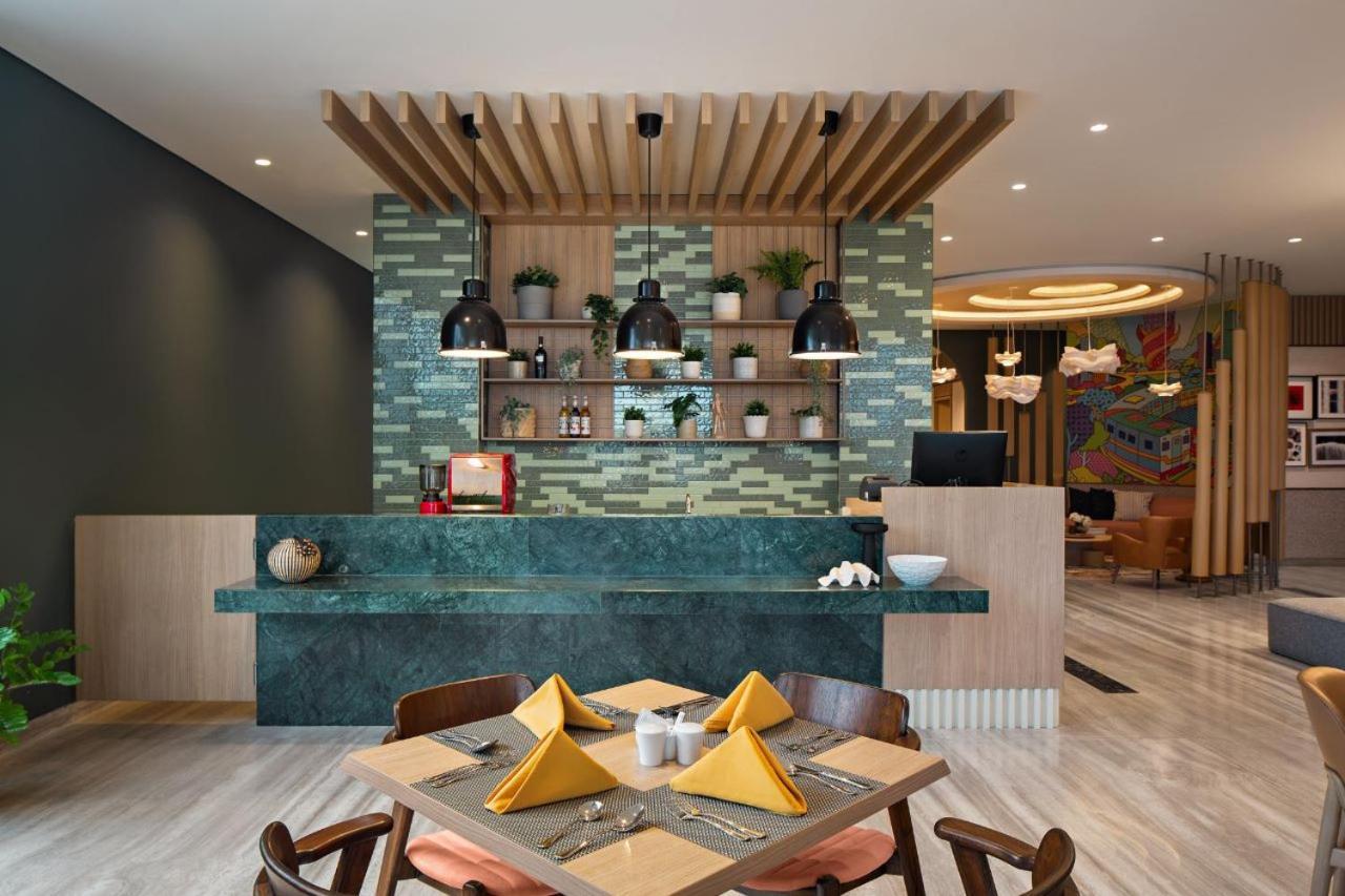 Hotel Maxonehotels At Kota Harapan Indah-bekasi
