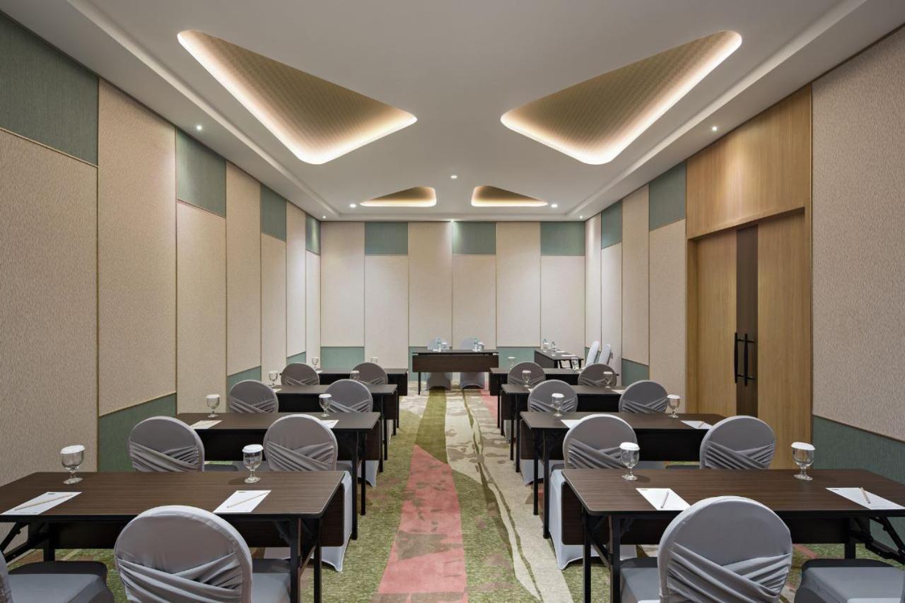 Hotel Maxonehotels At Kota Harapan Indah-bekasi