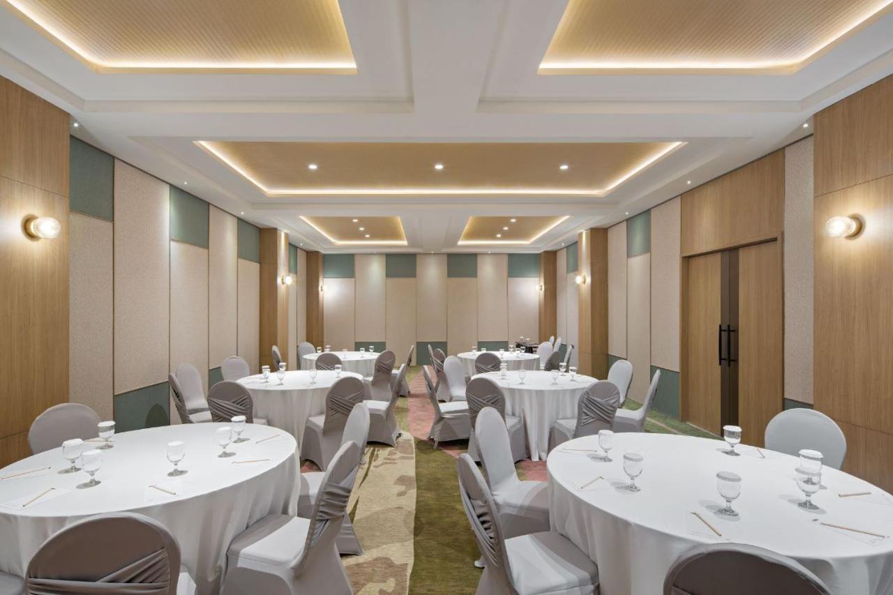 Maxonehotels At Kota Harapan Indah-bekasi 3*