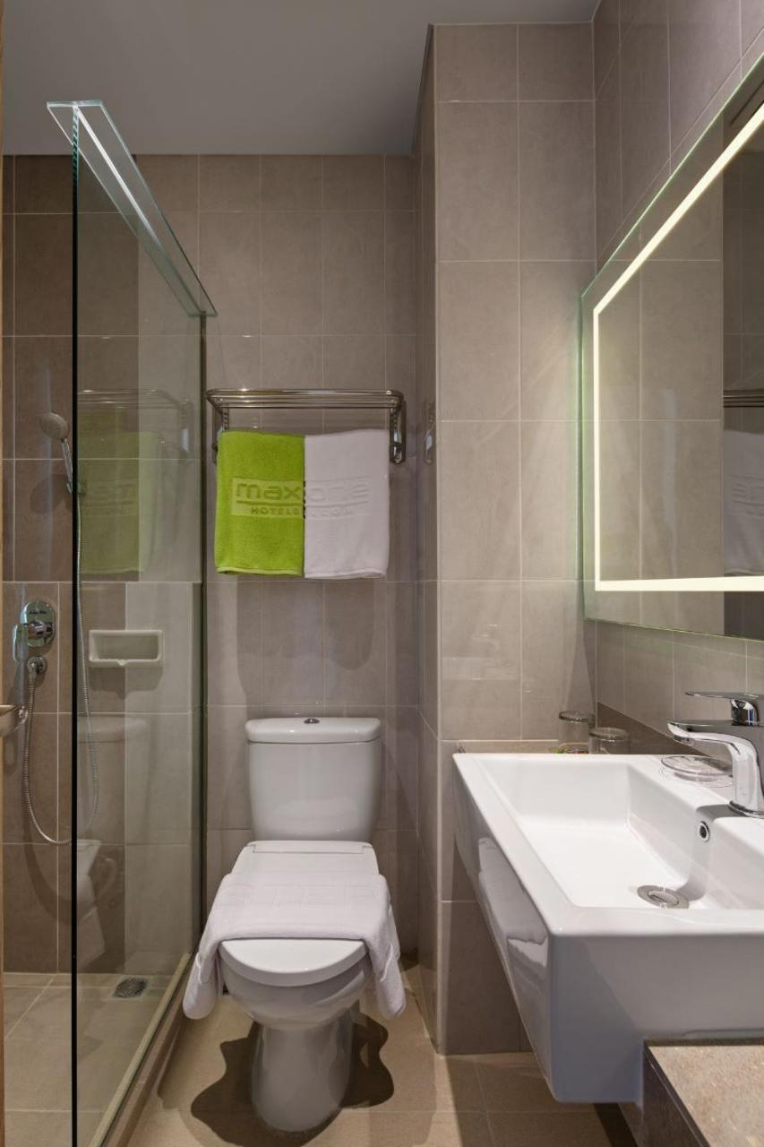 Hotel Maxonehotels At Kota Harapan Indah-bekasi 3*
